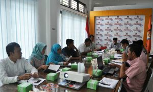 Komisi Independen Pemilihan (KIP) Kota Banda Aceh menlaksanakan Rapat Kerja Teknis (Rakernis) Alat Peraga Kampanye yang dipimpin oleh Munawar Syah, Ketua KIP Kota Banda Aceh di Media Center (7/10/2016)